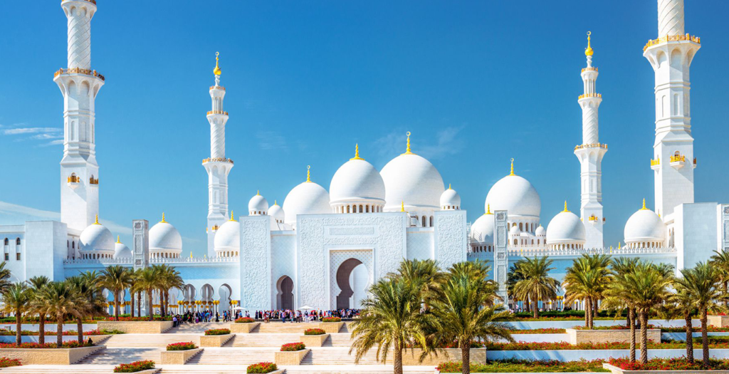 Abu Dhabi: A Captivating Blend of Culture, Luxury, and Untamed Beauty