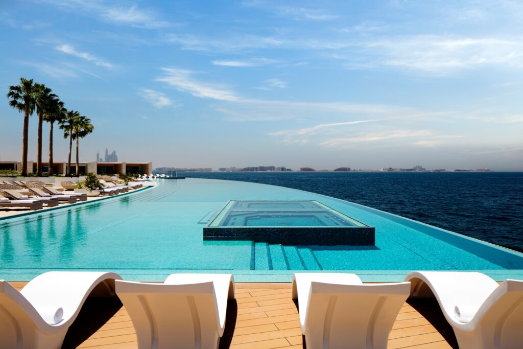 Luxury Living in Dubai: A Guide to the Best Hotels and Resorts